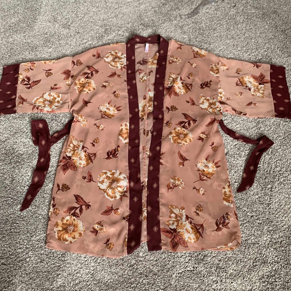 Floral Robe - Picture 4 of 9